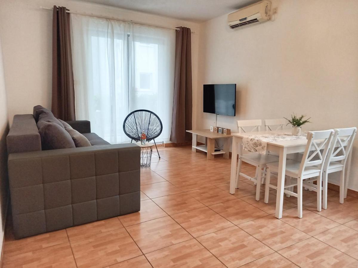 מאקרסקה Apartments Marusic מראה חיצוני תמונה