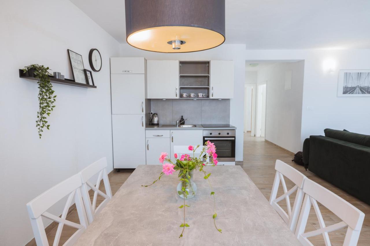 מאקרסקה Apartments Marusic מראה חיצוני תמונה