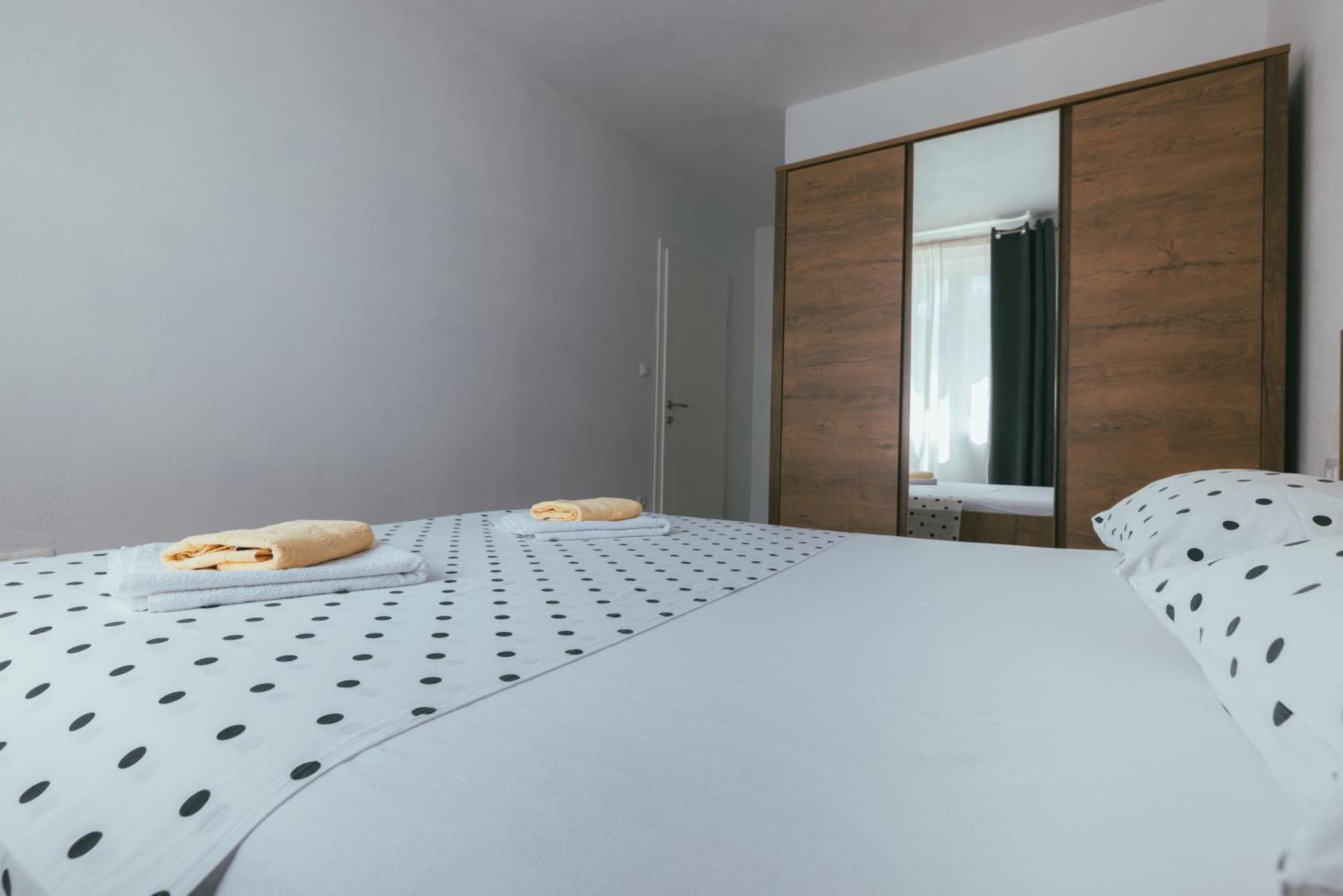 מאקרסקה Apartments Marusic מראה חיצוני תמונה