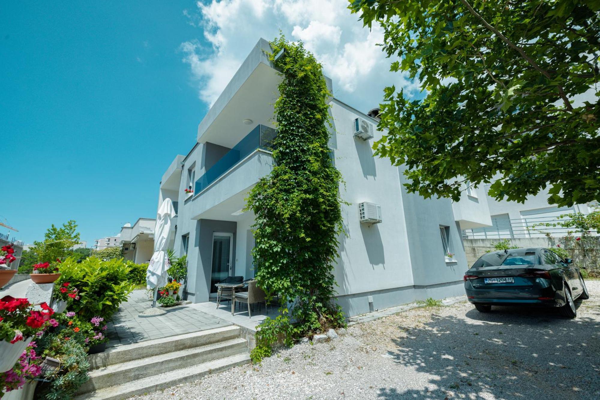 מאקרסקה Apartments Marusic מראה חיצוני תמונה